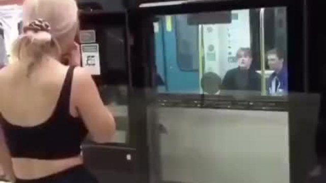 Who dis milf is?