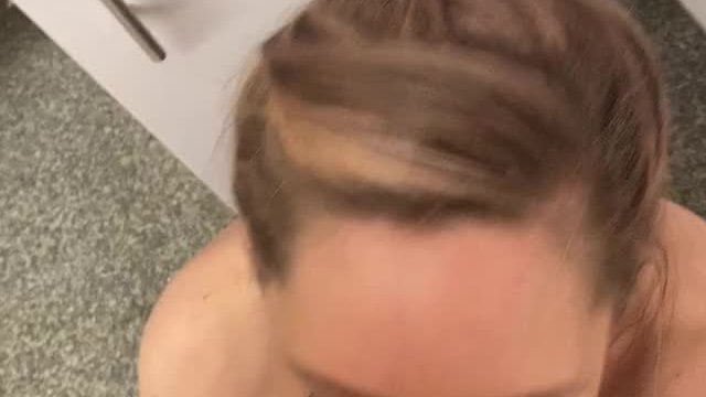 Milf takes facial with belt around neck 