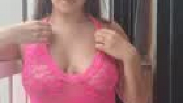 I wanna show someone my pussy do u want my nudes