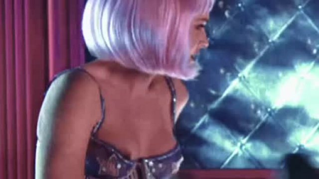 Natalie Portman - Nipple & butthole plot in 'Closer'