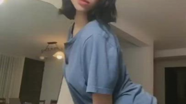 Whats her ID? She cute asf