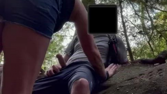 I sucked a hikers dick in the state park trail