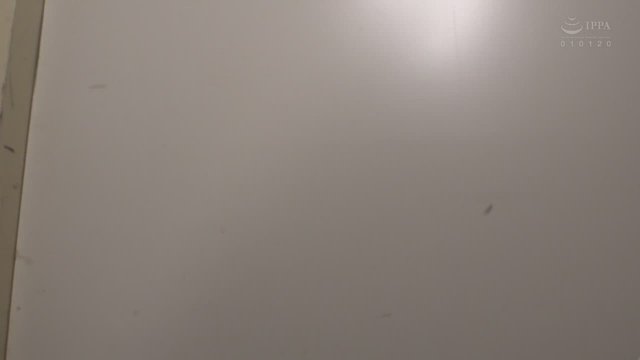 [/r/FunnyJAV] Wife walks in on her husband and his student