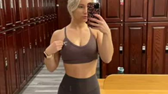Fuck my sweaty after gym pussy