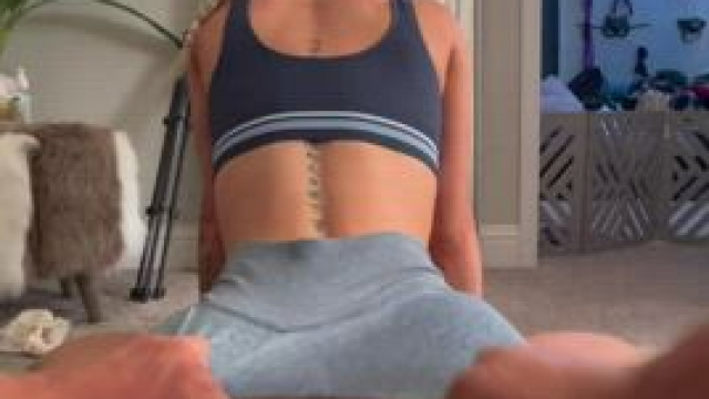 Harley bad - busty teen does cardio after the gym