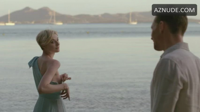 Elizabeth Debicki in 