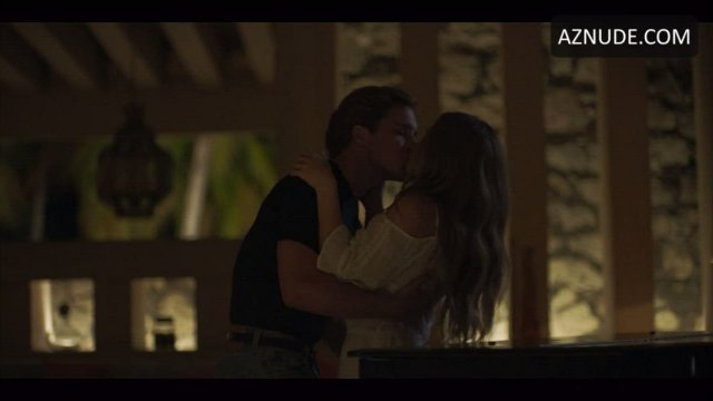 Camila Sodi in Luis Miguel: The Series