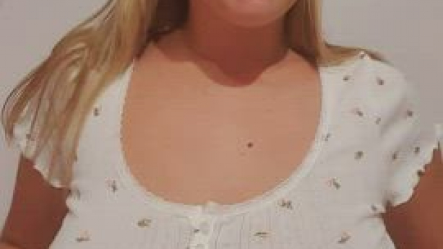 #TittyDrop It's summer, so freeing my big boobs without a bra is much easier. He