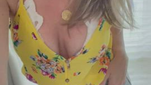 I’m the secretly kinky mom next door…