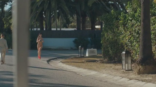 Unknown naked jogger from 'Me, myself and my dead wife'