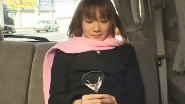 [/r/JapaneseGokkun] Woman swallows multiple loads