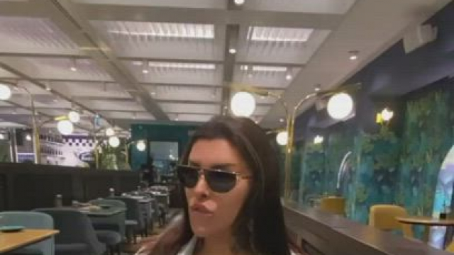 Bigtits flashing