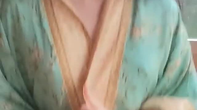 Any Love To This Girl ? ( Get its Free Content, Please Check Comment )