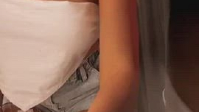 Hope you like arab girls with rounded tits
