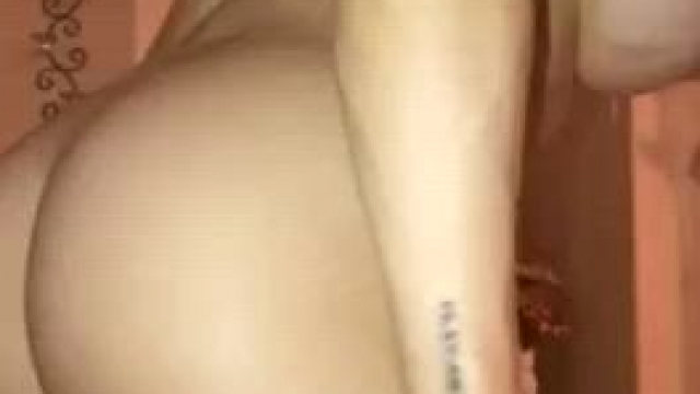 Bubble Butt Getting a Load Fast