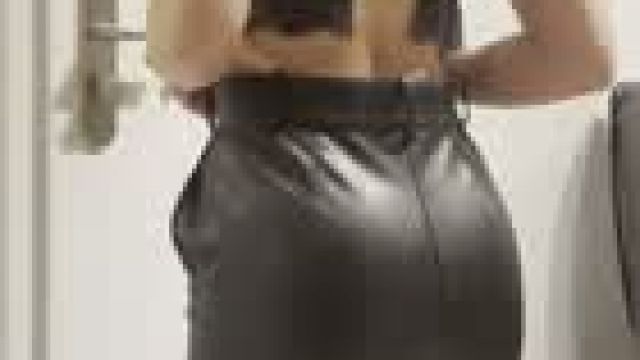 Wifey or fuckdoll?