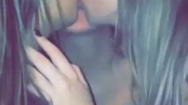 Kissing in threes