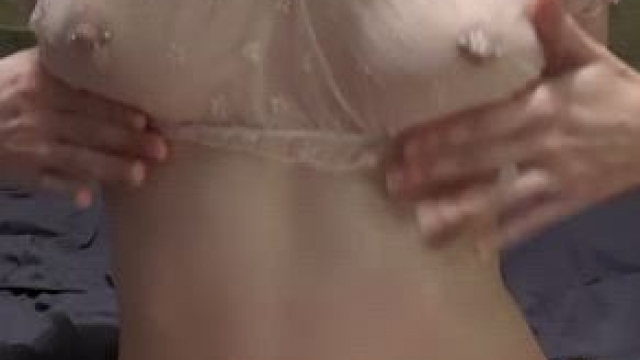 Does it ruin the fun if you can already see the titties before the drop? I hope 