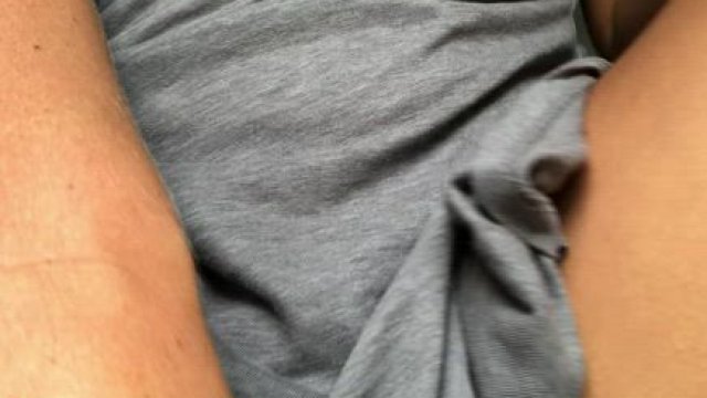 Does anyone know how to give a good pussy massage…?