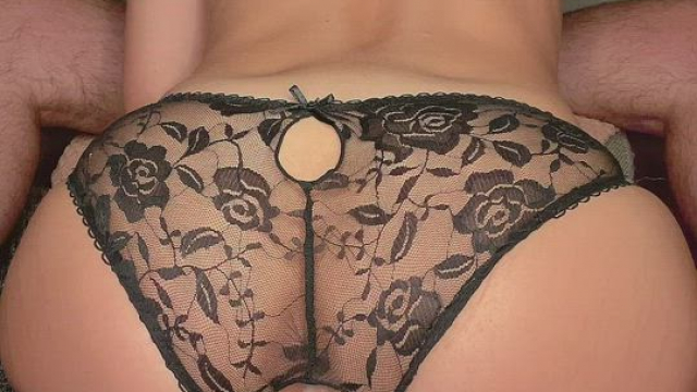 I love sucking dick while I get my pussy stretched