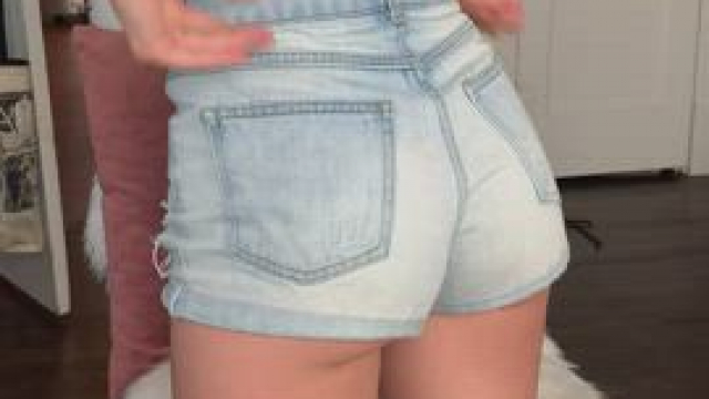 Does it look cute bent over for you?