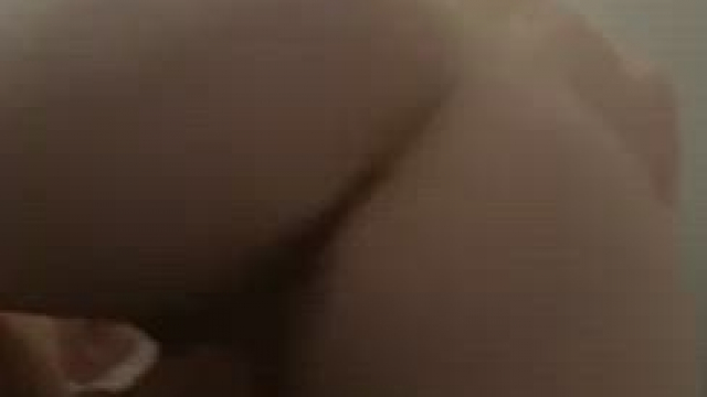 When u leave her at the motel with our friend and my phone rings I get this I lo