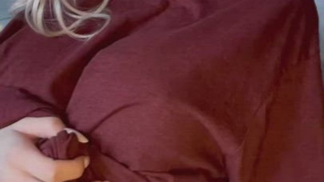 Hope blonde busty girl make your dick rise now!!