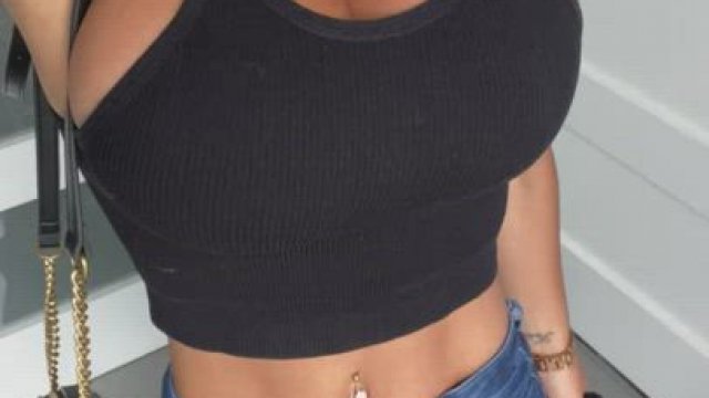 Leaving the house & looking fine