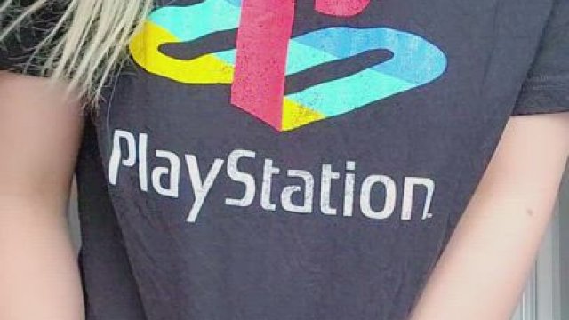 Are gamer girls with natural tits considered 'fuckable?' (5'1) oc