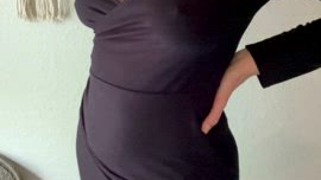 Little Black Dress (40, mom)
