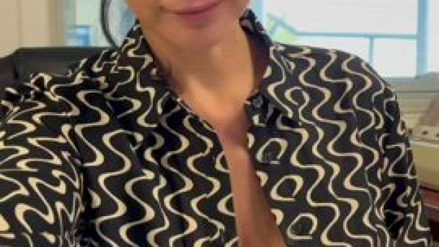 Do you like my narural mom boobs?