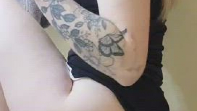 Booty jiggle!