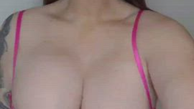 Adorable milf!