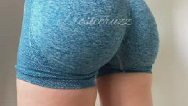 [f] You look hungry, here's something to eat :)
