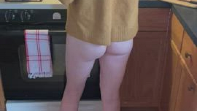 First post here hope you enjoy my nice little mom butt