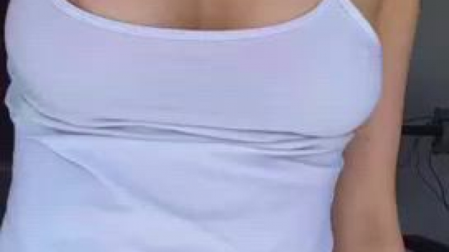 I want someone to lick my nipples