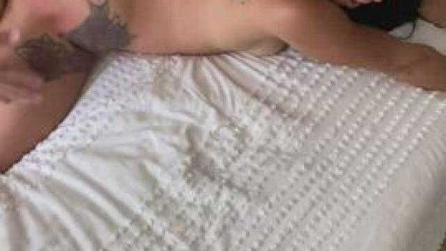 Hot latina wiggles as she fucks while fucking
