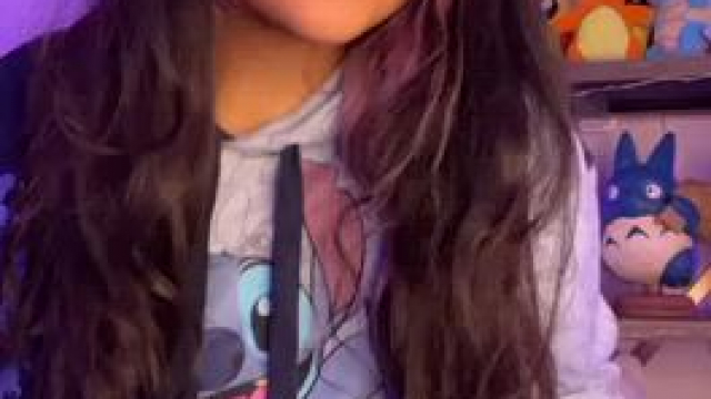 Would u date a happy embarrassed Latina?