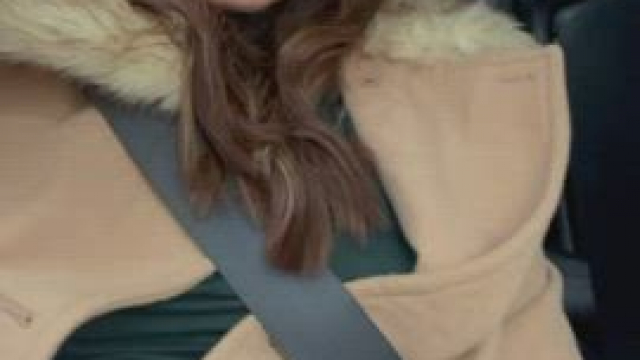Flashing my pussy in the Uber