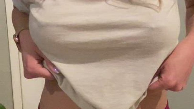 Titty drop! (F36)