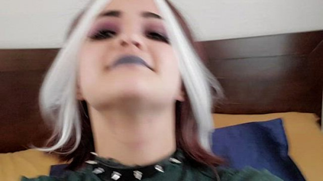 Here's another little clip of my Rogue cosplay, I feel like the ripped leggings 