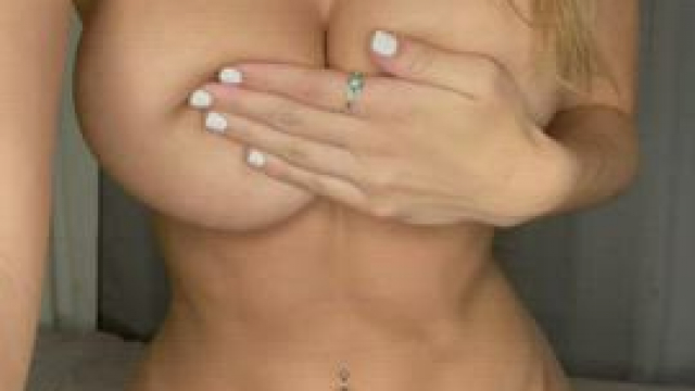 This Girl So Sweet And Juicy - F0lder B3low