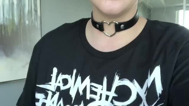 cum play with your emo gf ?? 1-1 chats 