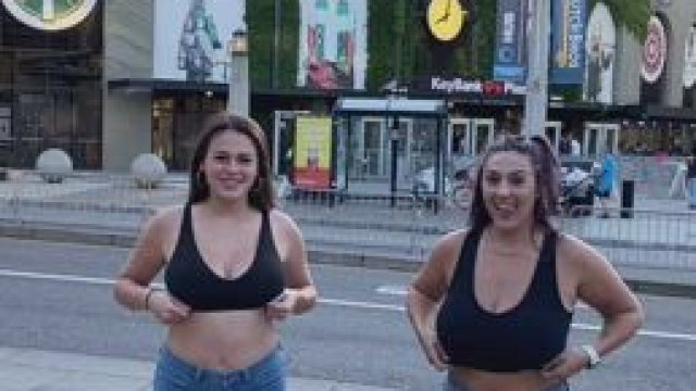 Took them out before the timbers soccer game with Tati :)[GIF]