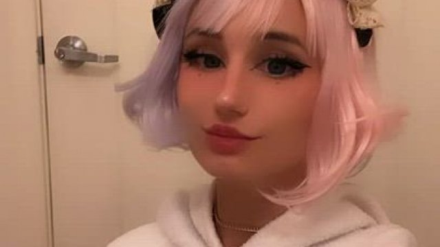 Here is my application to become ur drooly gf
