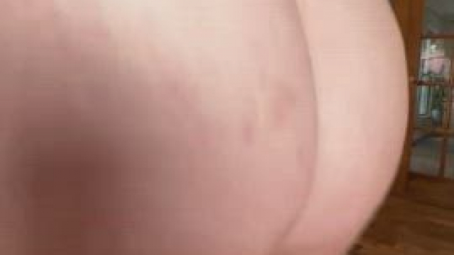 Are the guys here into bisexual thick girls?