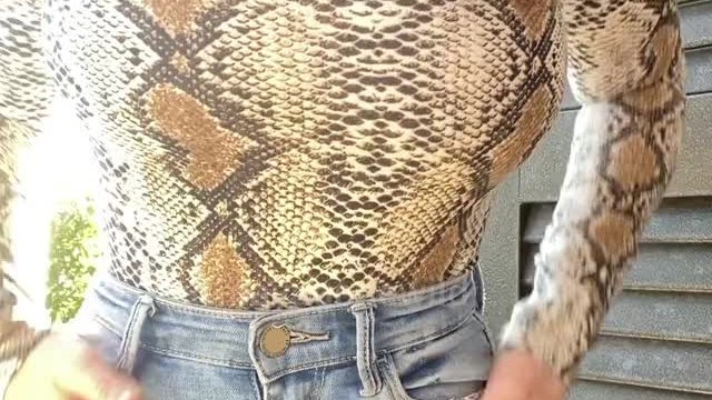 I like this outfit it makes me feel sexy
