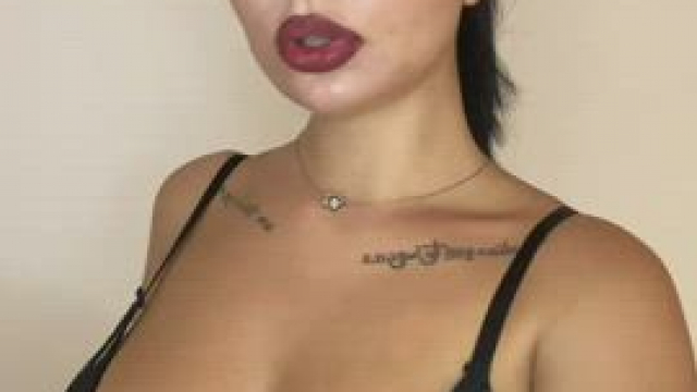 Who Said They Want a Goth Girlfriend