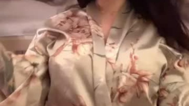 DAMN SOO HOT (Get her latest Mega file Link is in the Comment 