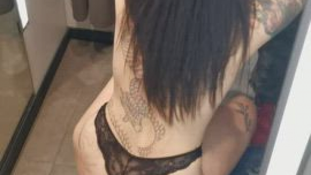 I gave a blowjob to a Stranger in the fitting room, so that he would buy me New 